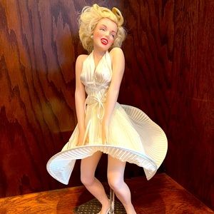 Franklin Heirloom Marilyn Monroe Doll